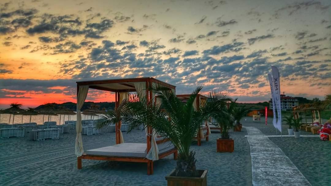 Aparthotel Regina Mare Tsarevo Buitenkant foto