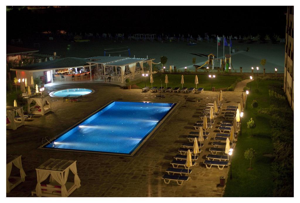 Aparthotel Regina Mare Tsarevo Buitenkant foto