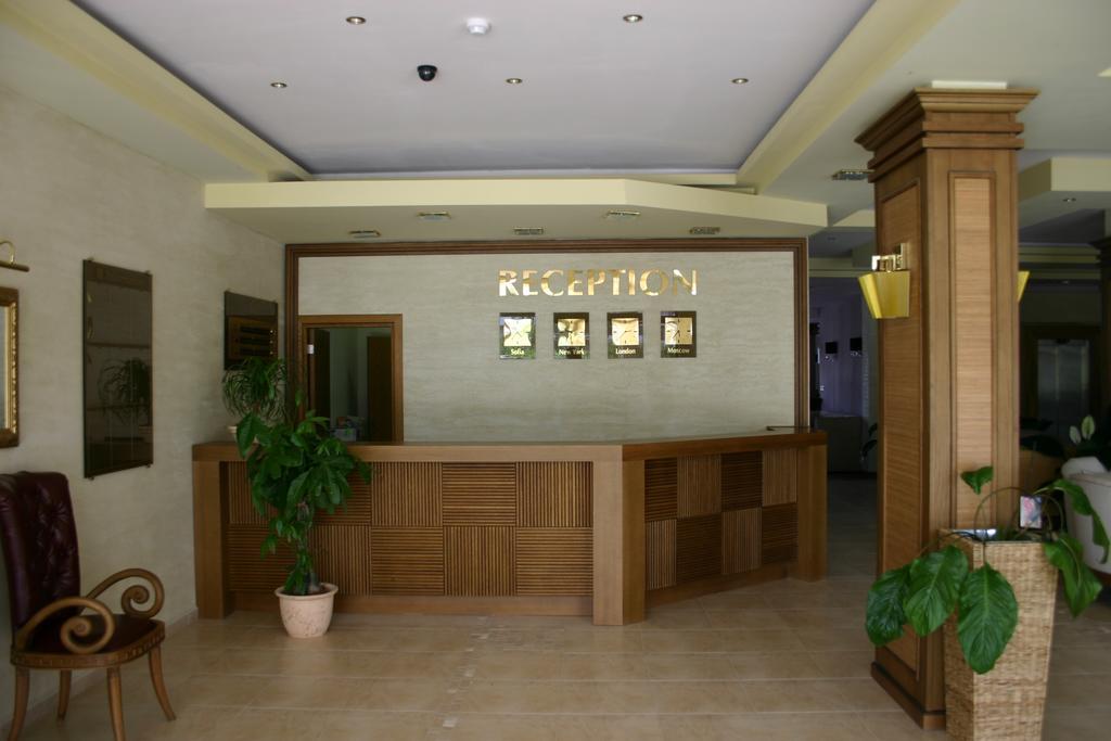 Aparthotel Regina Mare Tsarevo Buitenkant foto