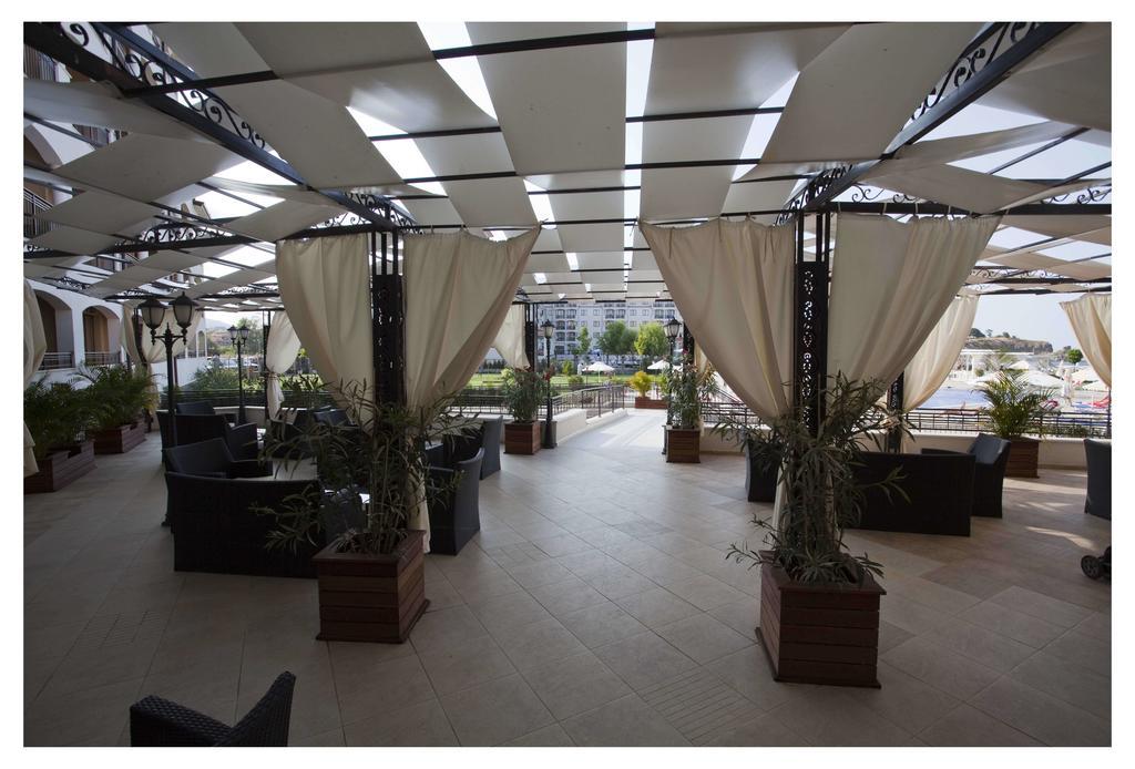 Aparthotel Regina Mare Tsarevo Buitenkant foto